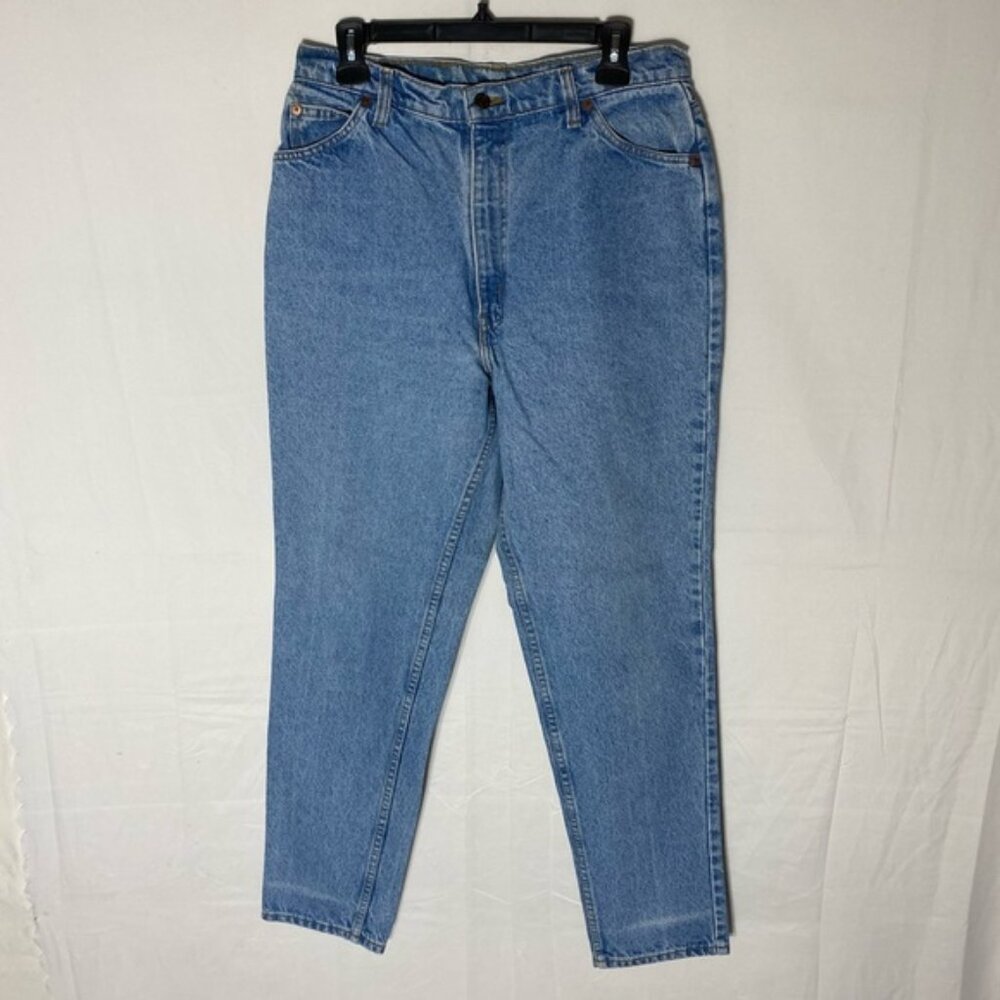 Vintage Levi’s 631 White Orange Tab Light Wash Curvy High Rise Mom Jeans 28